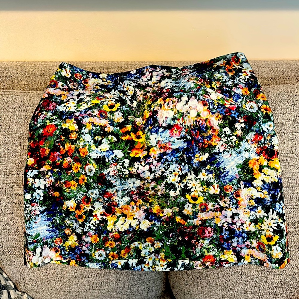 Grace fully lined floral skirt never worn